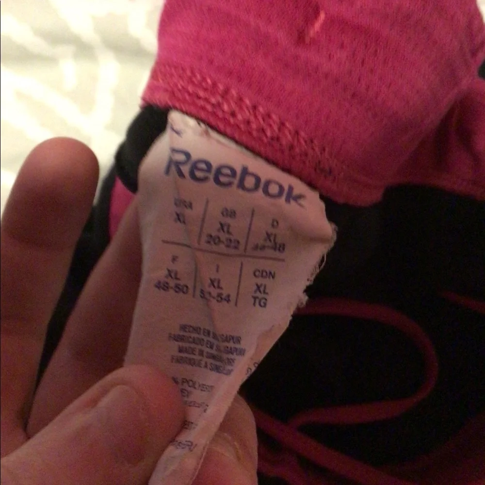 Workout crops - Picture 2 of 2